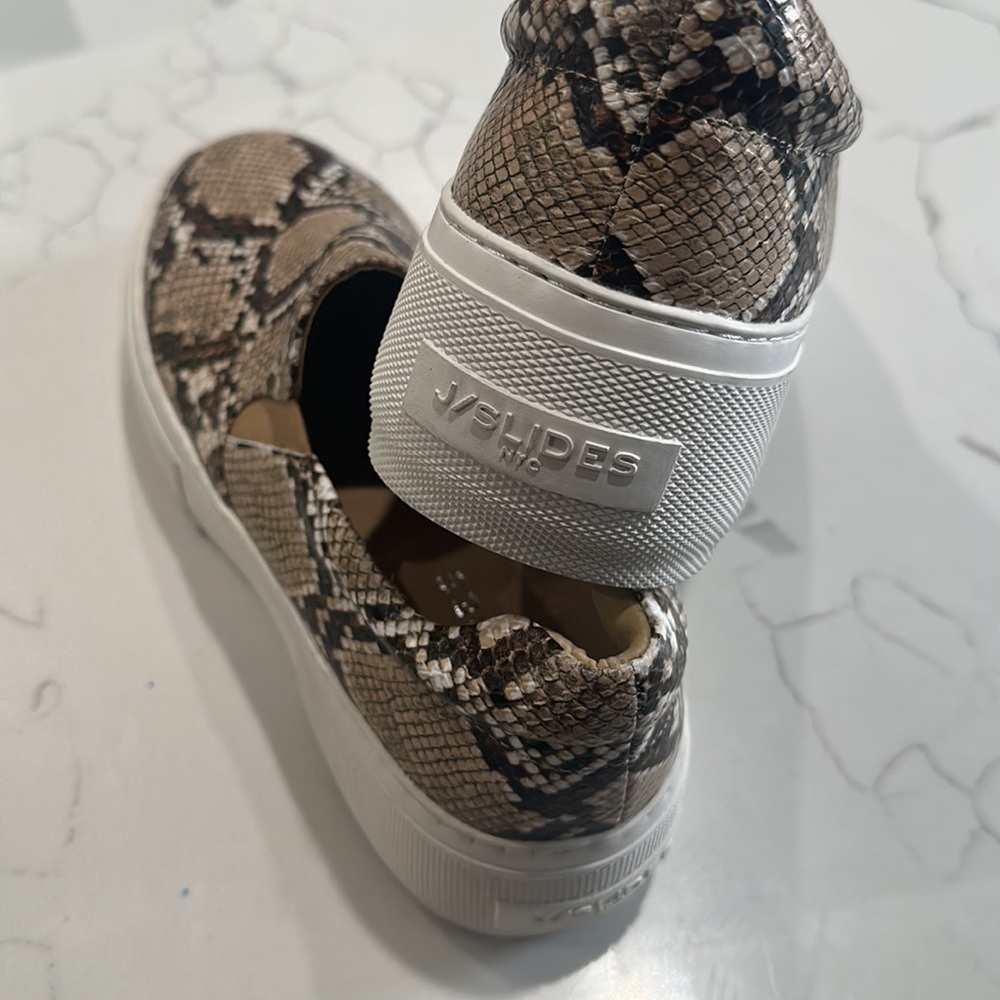 J/ Slides sneak print sneakers size 7.5 - Picture 6 of 7